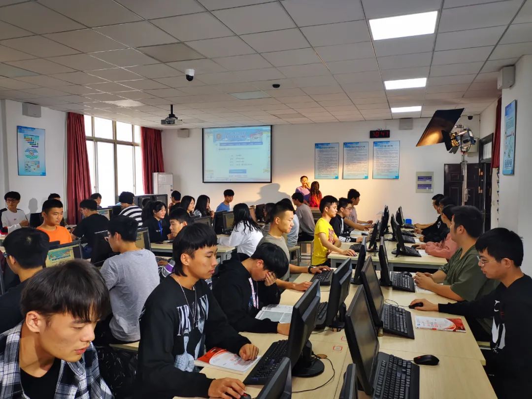 高考季·蘇州健雄職業技術學院人工智能學院 數字科技點亮未來之旅